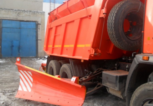 Навесное оборудование для комбинированных дорожных машин: Ваш ключ к всесезонной эффективности