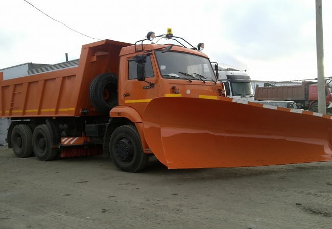 Скоростной отвал для патрульной снегоочистки трасс.