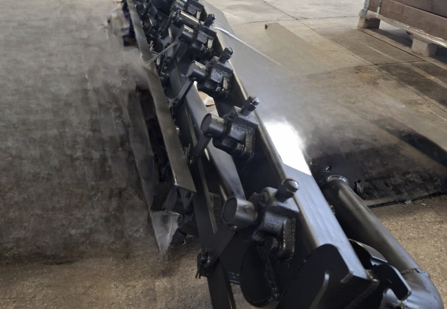 Распределитель битума ДС-39Б 02.00.000А (с пневмокамерами): точный розлив для долговечной дороги