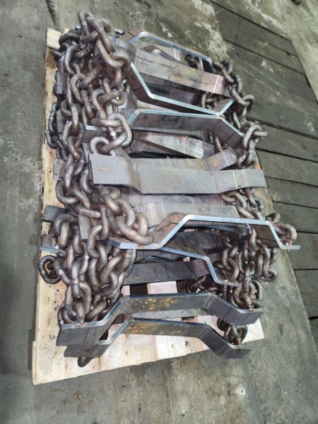 Цепь транспортера двойная  в сборе со скребками для пескоразбрасывателя КДМ Р.45