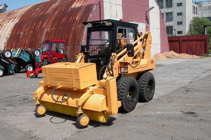 Щетка дорожная коммунальный вариант для МКСМ-800 Щетка дорожная коммунальный вариант для МКСМ-800