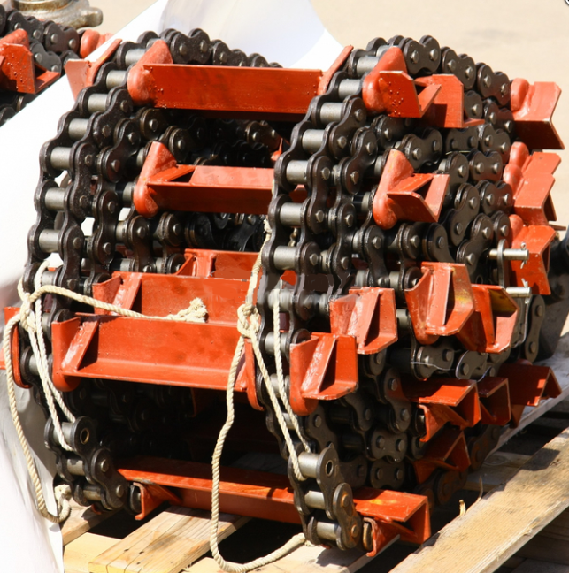 ЦЕПЬ ТРАНСПОРТЕРА ВТУЛОЧНО-РОЛИКОВА В СБОРЕ СО СКРЕБКАМИ для Комбинированных дорожных машин КДМ-130Б ЭД-226.51.03.000-2 ЦЕПЬ ТРАНСПОРТЕРА ВТУЛОЧНО-РОЛИКОВА В СБОРЕ СО СКРЕБКАМИ для Комбинированных дорожных машин КДМ-130Б ЭД-226.51.03.000-2