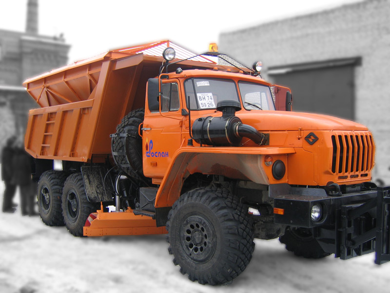 Машина комбинированная уборочная МД-555 Машина комбинированная уборочная МД-555